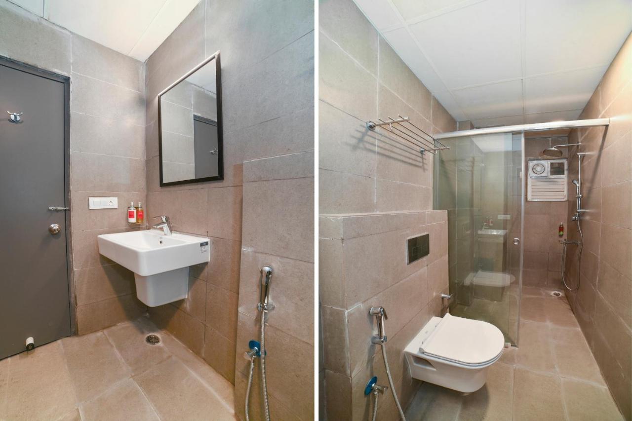 Vaccinated Staff- Oyo Townhouse 384 Nk Hotels Dispur Eksteriør bilde