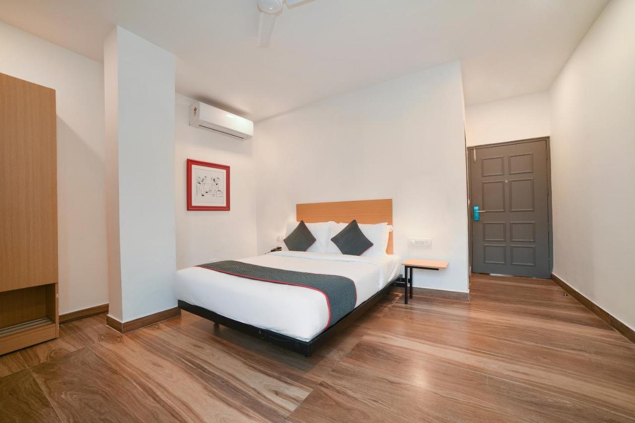 Vaccinated Staff- Oyo Townhouse 384 Nk Hotels Dispur Eksteriør bilde